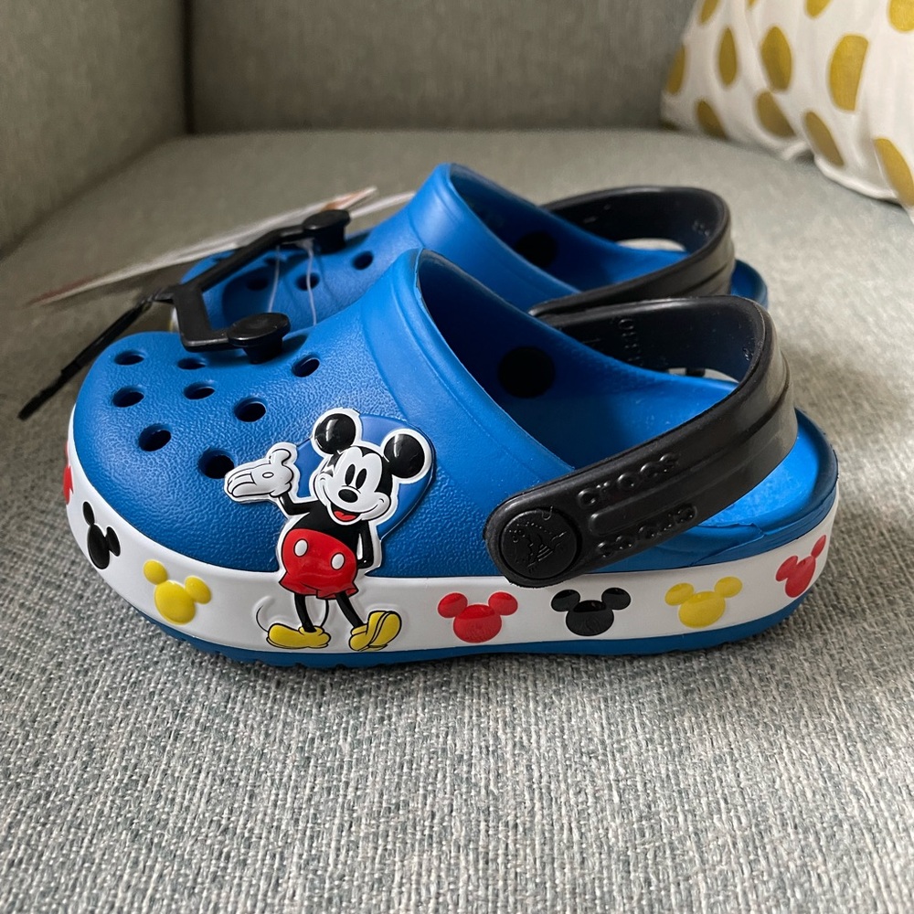 Mickey Mouse Crocs classic clog little kids size 6 NWT